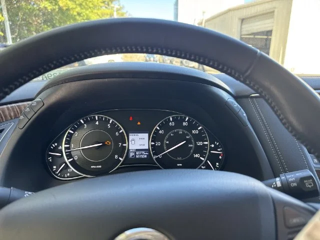 Used 2018 White Nissan SL image 22