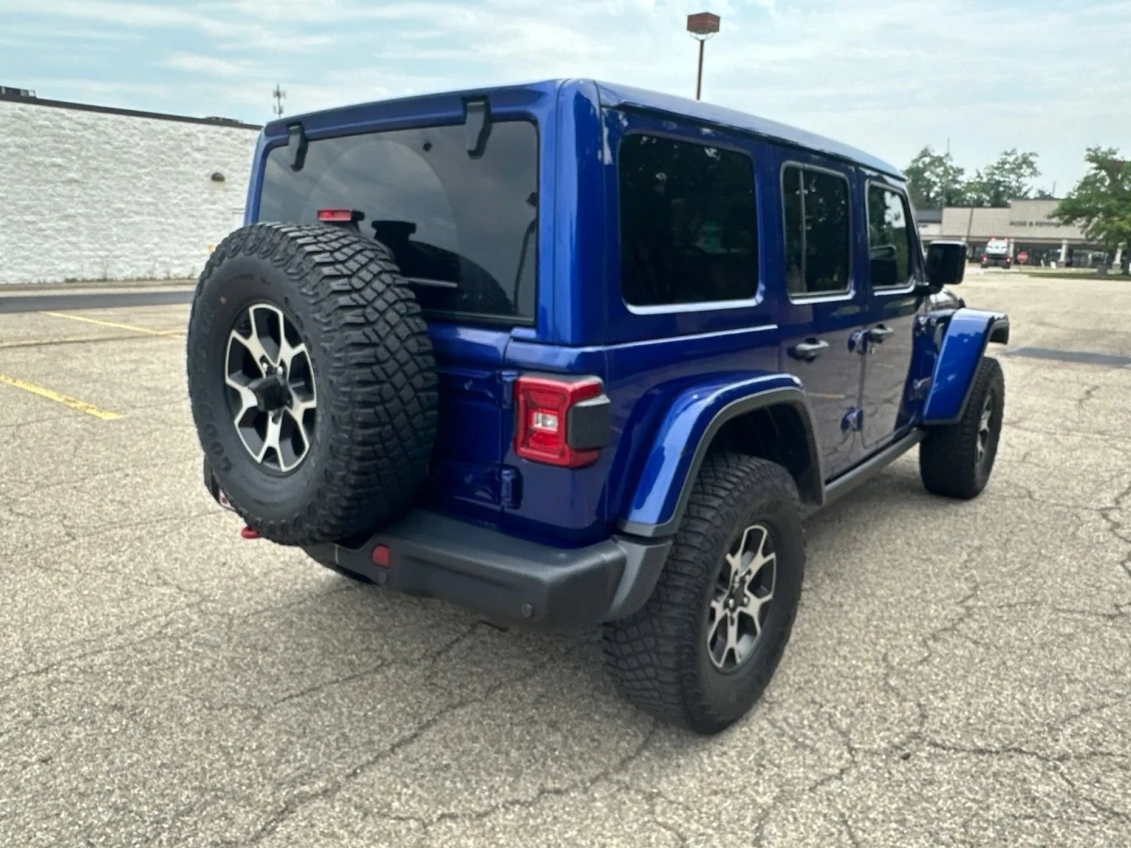 Used 2020 Ocean Blue Metallic Clearcoat Jeep Rubicon image 22