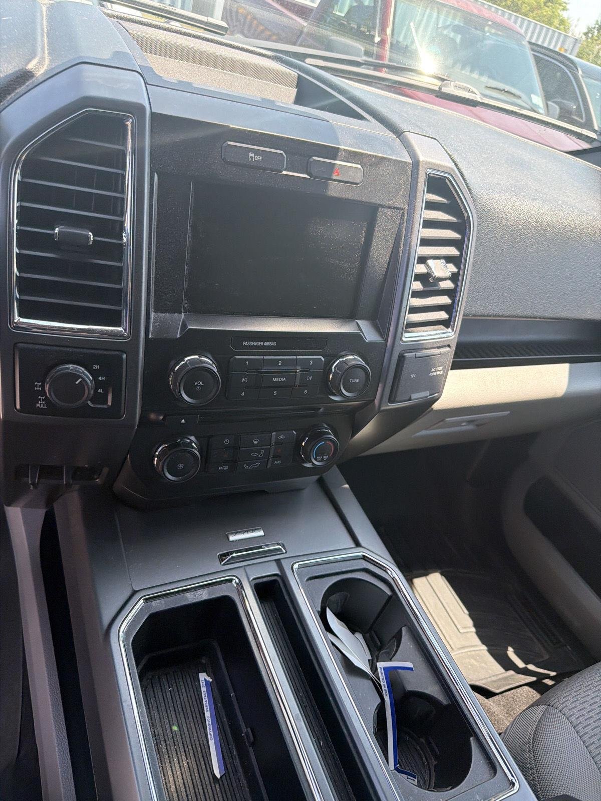 Used 2015 Magnetic Metallic Ford XLT image 18