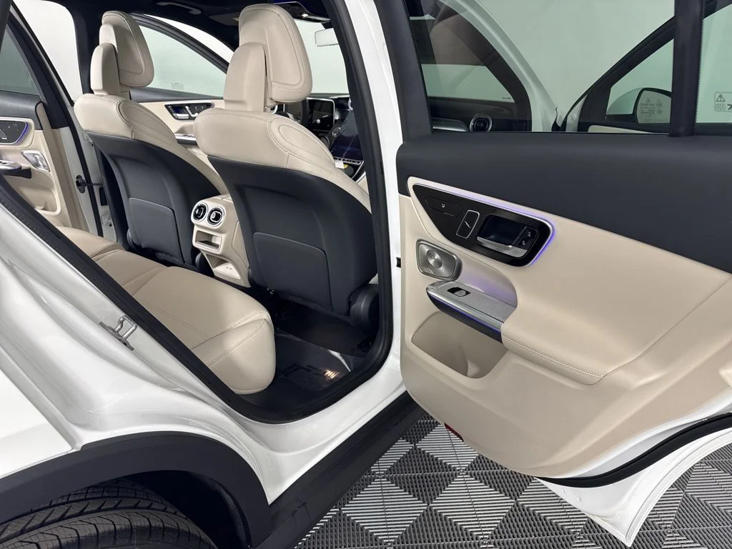 New 2026 White Mercedes-Benz GLC 300 image 16