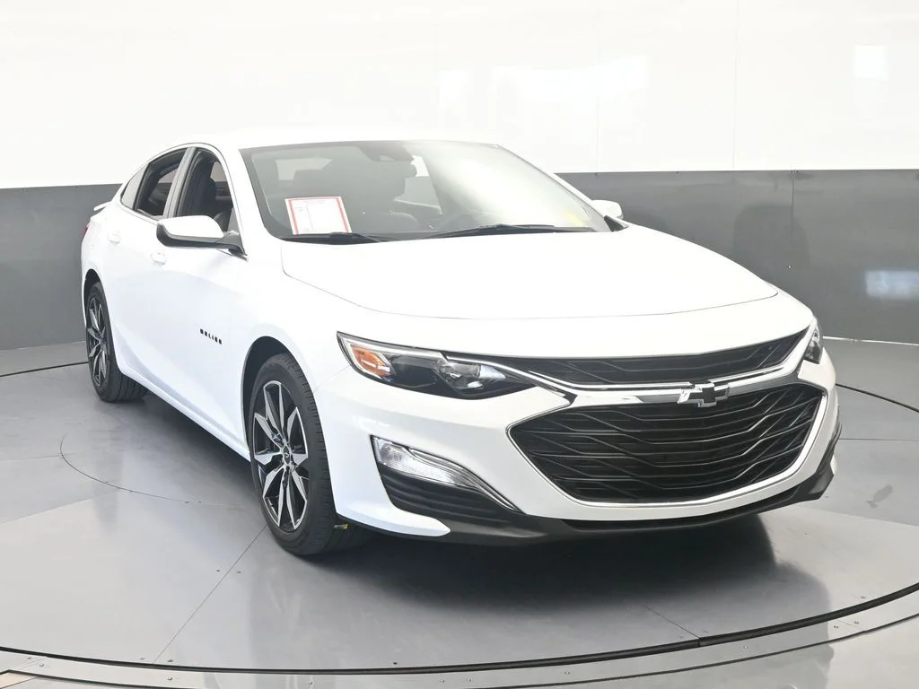 Used 2024 Summit White Chevrolet RS image 8