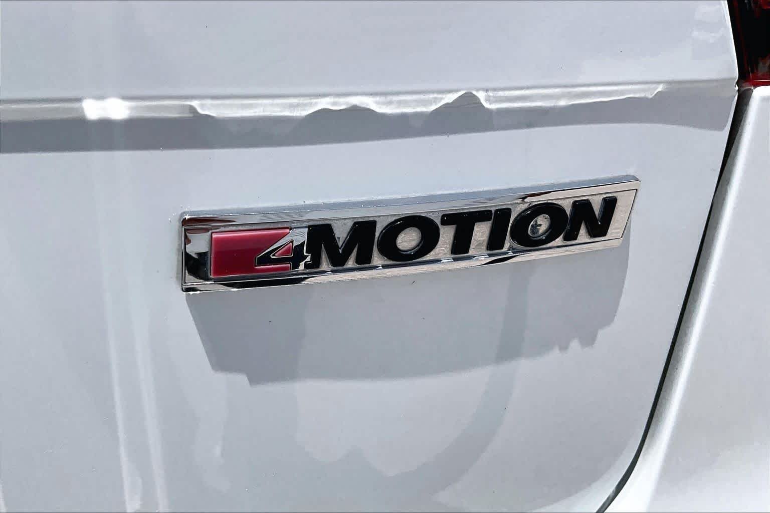 Used 2021 Pure White Volkswagen SEL Premium R-Line image 10