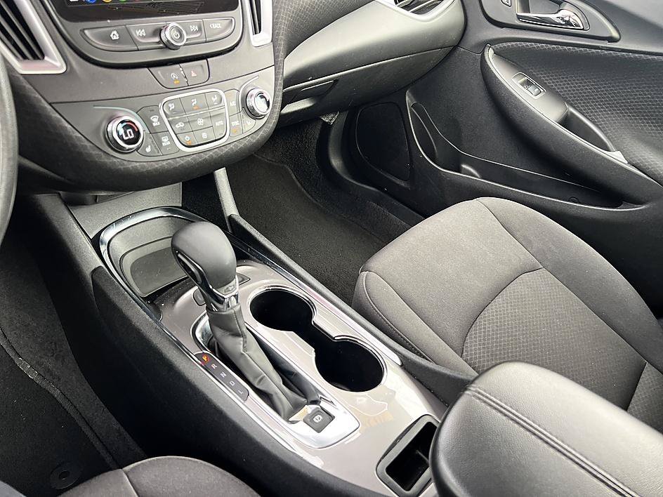Used 2025 Sterling Gray Metallic Chevrolet LT image 26