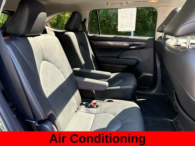 Used 2024  Toyota Platinum image 26
