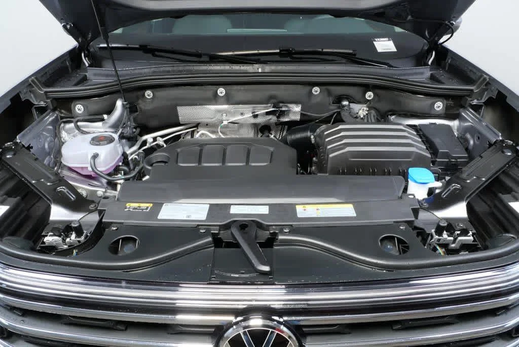 New 2026 Silver Mist Metallic Volkswagen 2.0T SE w/Technology image 36