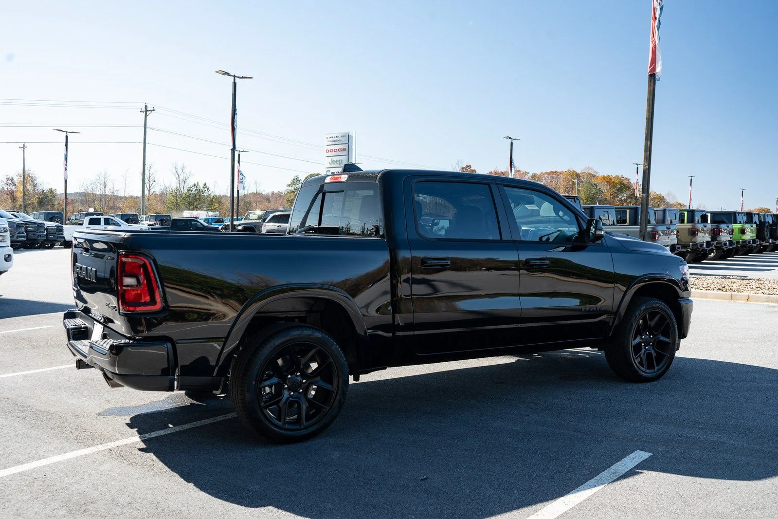 New 2026 Diamond Black Crystal Pearl-Coat Exterior Paint RAM Laramie image 10