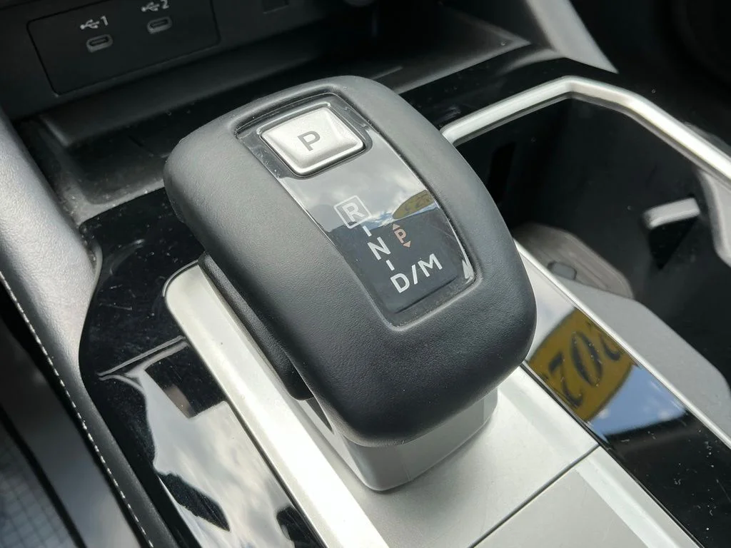 Used 2025  Mitsubishi SE image 36