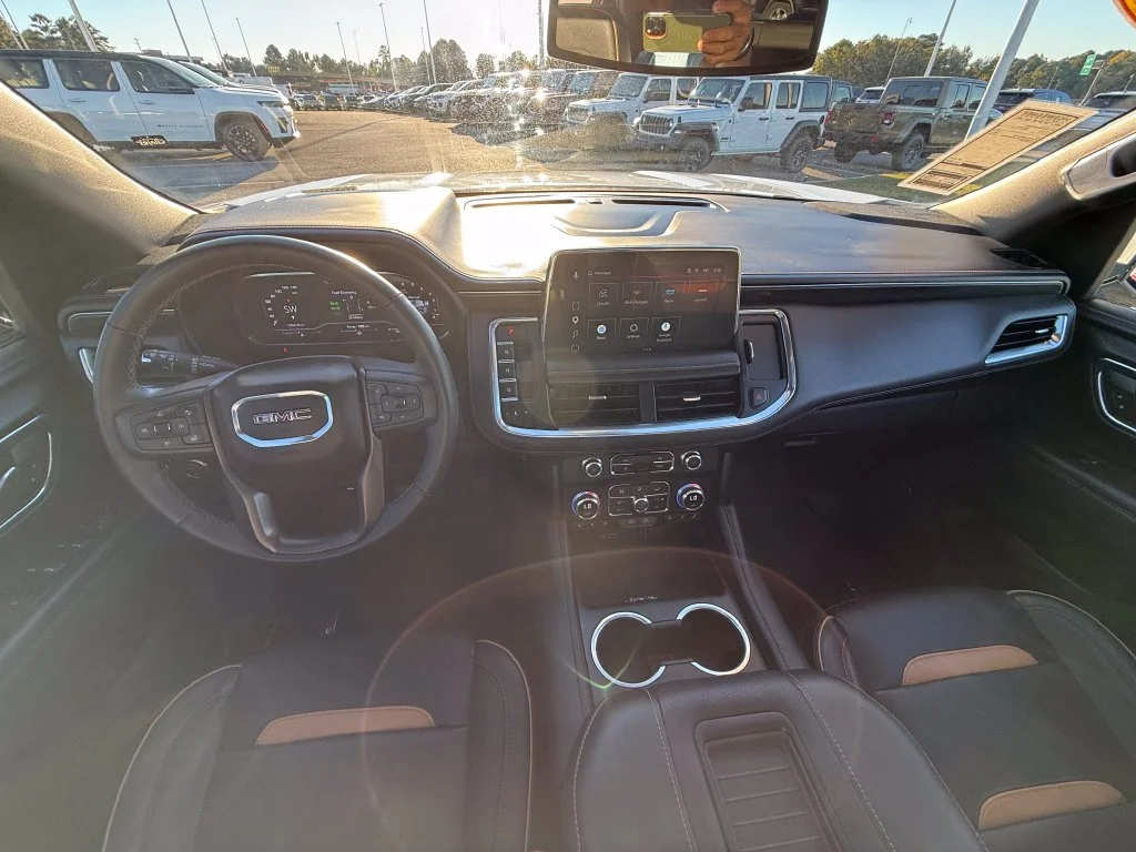 Used 2023 White GMC AT4 image 7