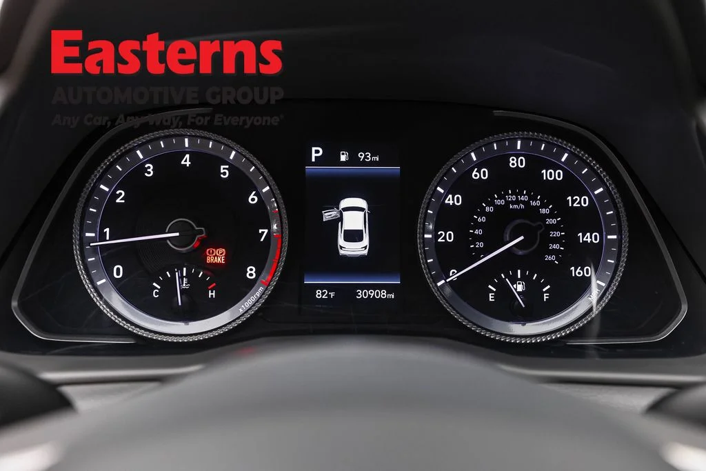 Used 2023 Silver Hyundai SEL image 18