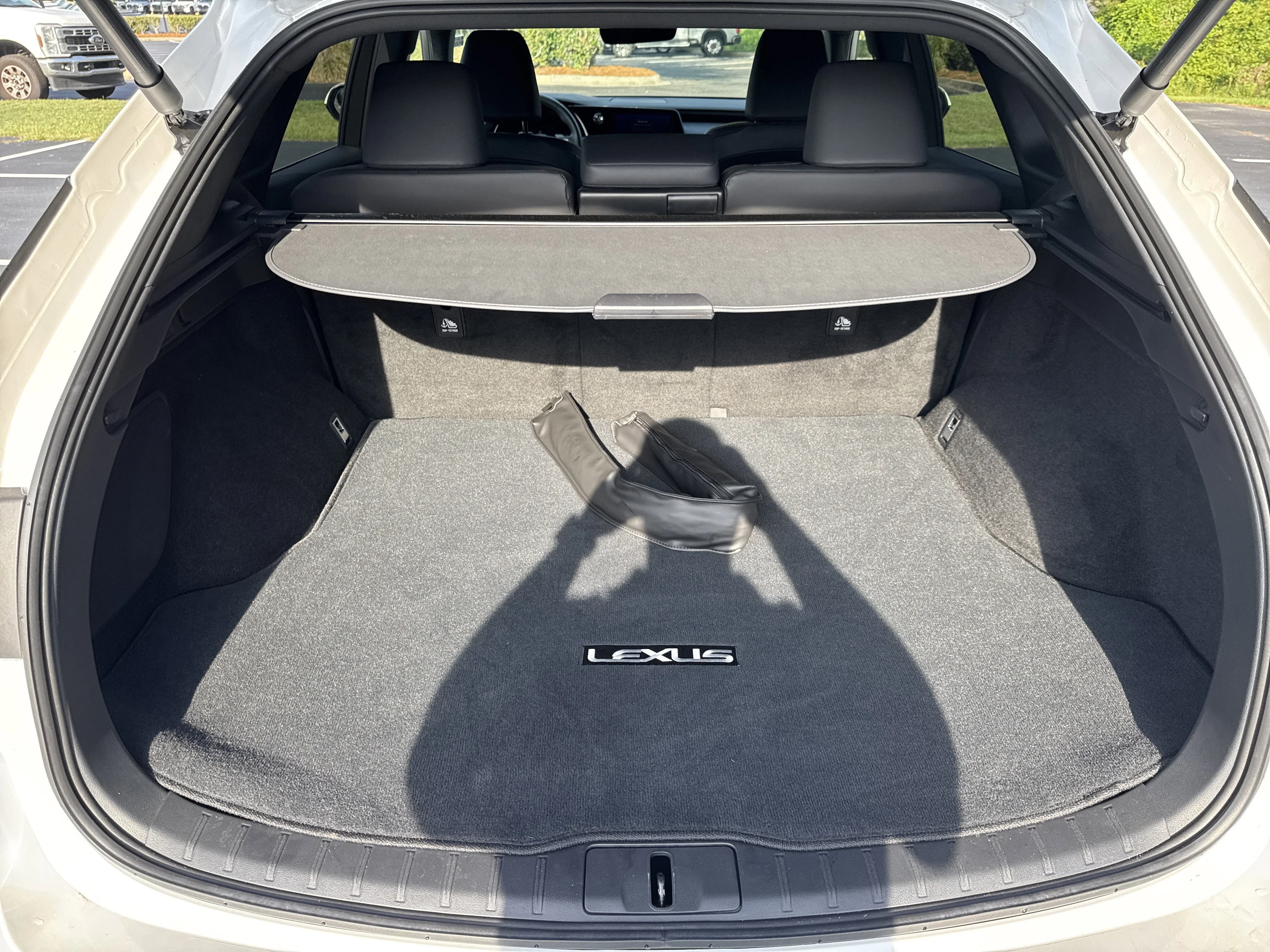 Used 2025  Lexus  image 27