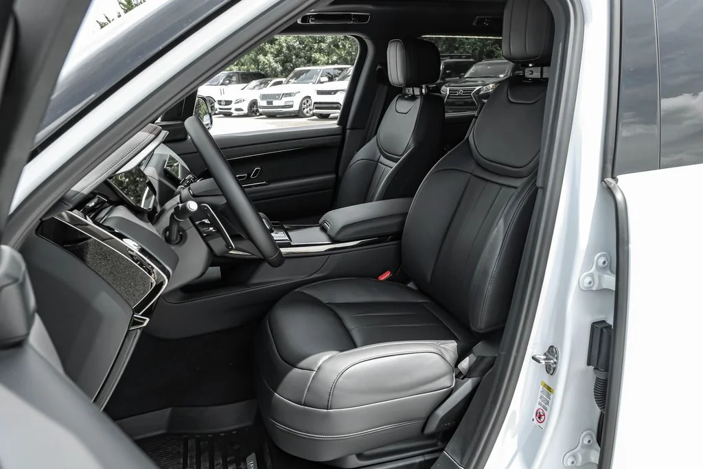 New 2026 Fuji White Land Rover Dynamic SE image 25