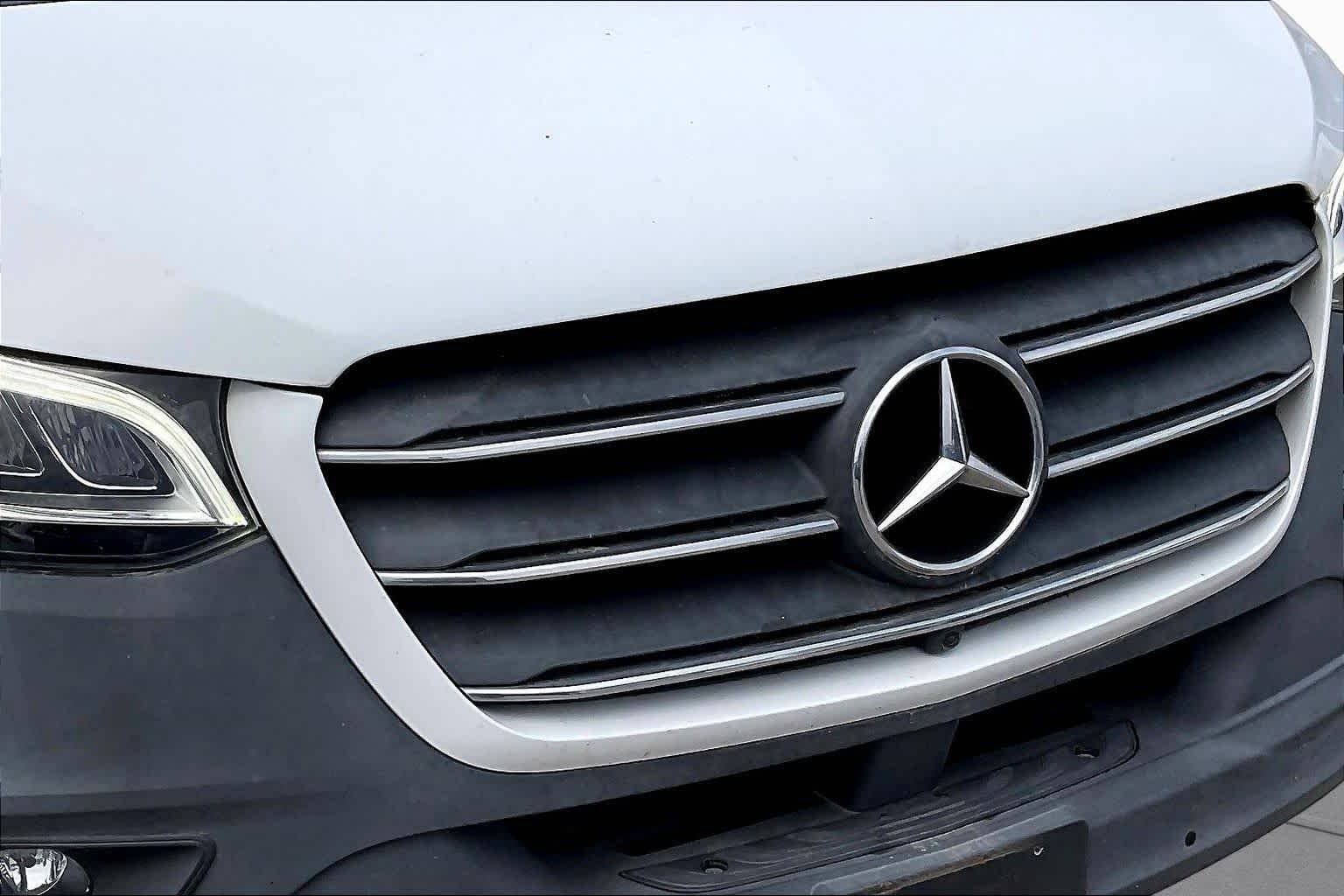 Used 2021 Arctic White Mercedes-Benz  image 28