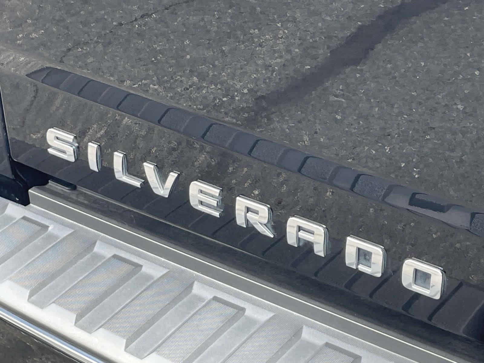 Used 2015 Black Chevrolet LTZ image 15