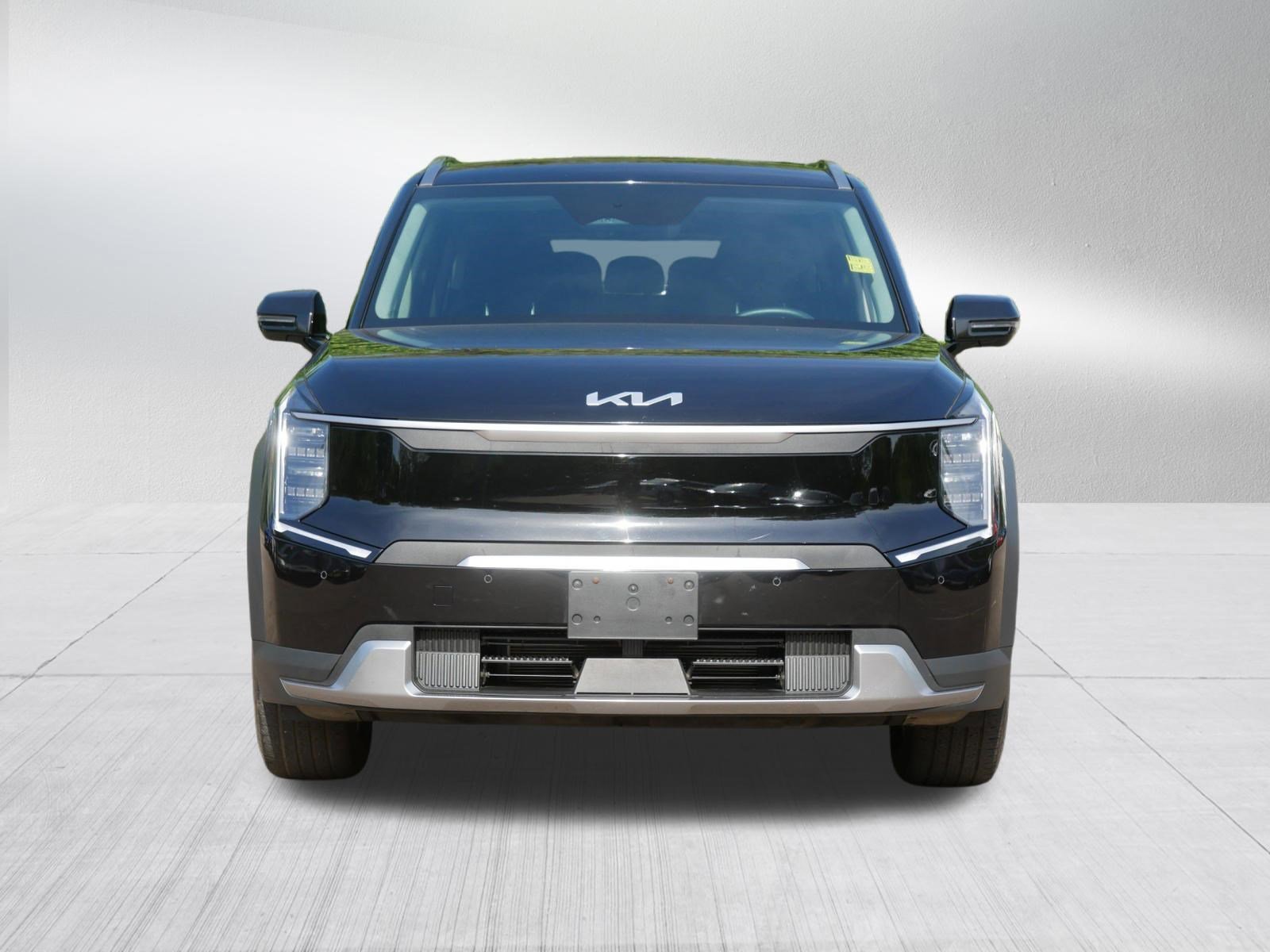 Used 2024 Kia EV9 Wind with VIN KNDAFFS59R6022488 for sale in Inver Grove Heights, MN