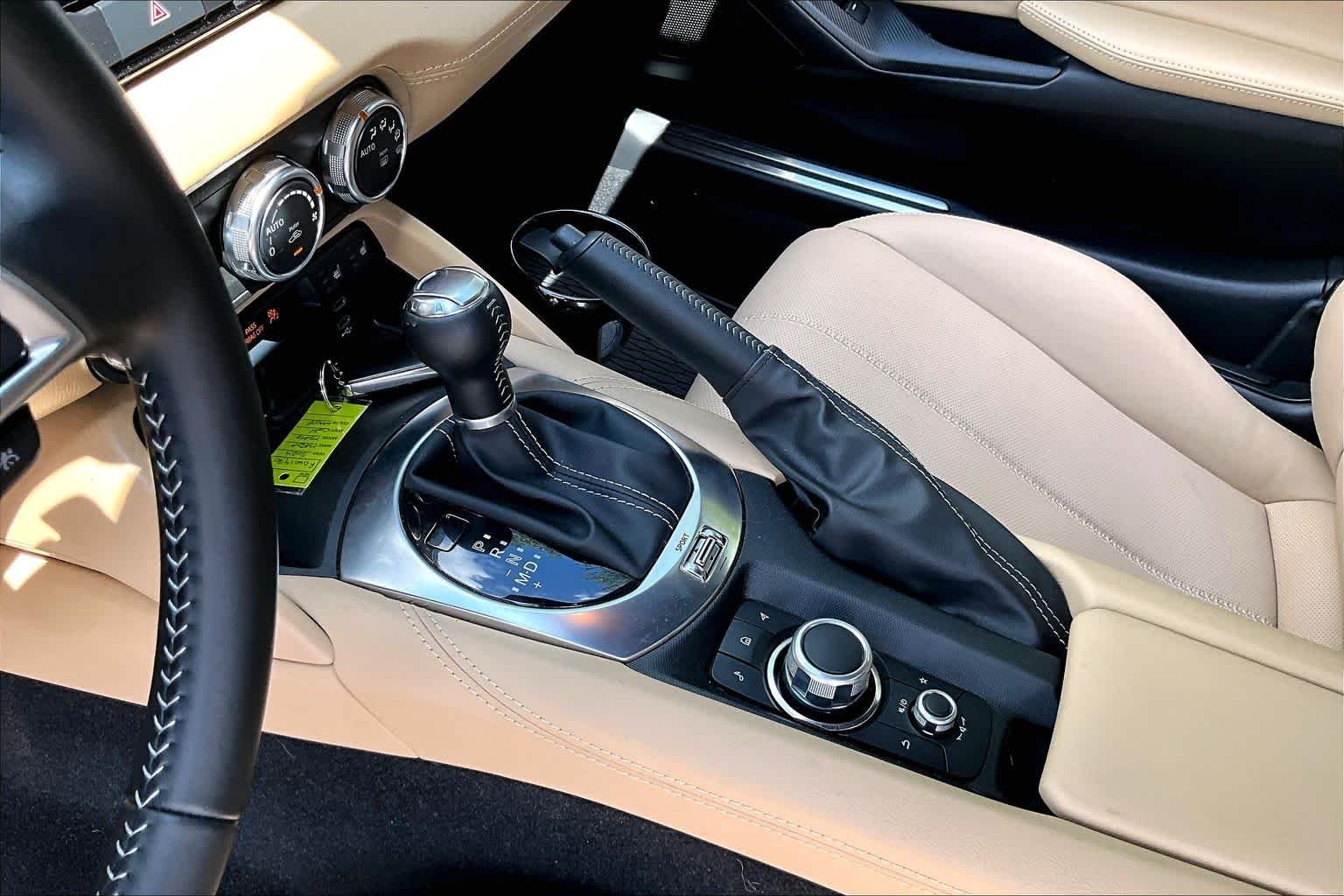 Used 2024 Snowflake White Pearl Mica Mazda Grand Touring image 14