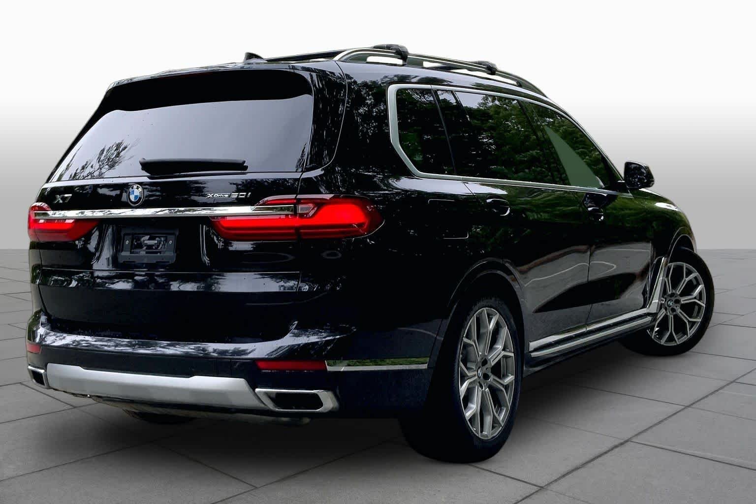 Used 2019 Black Sapphire Metallic BMW xDrive50i image 12