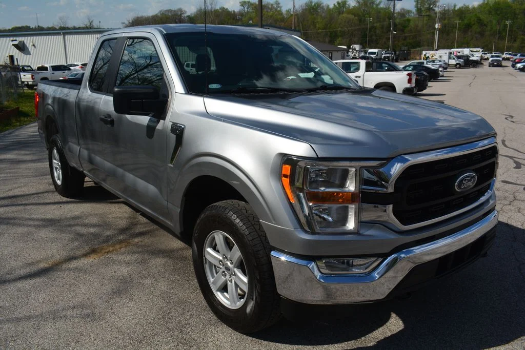 Used 2022 Silver Ford XLT image 4