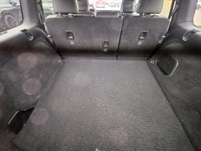 Used 2023  Jeep Summit image 18