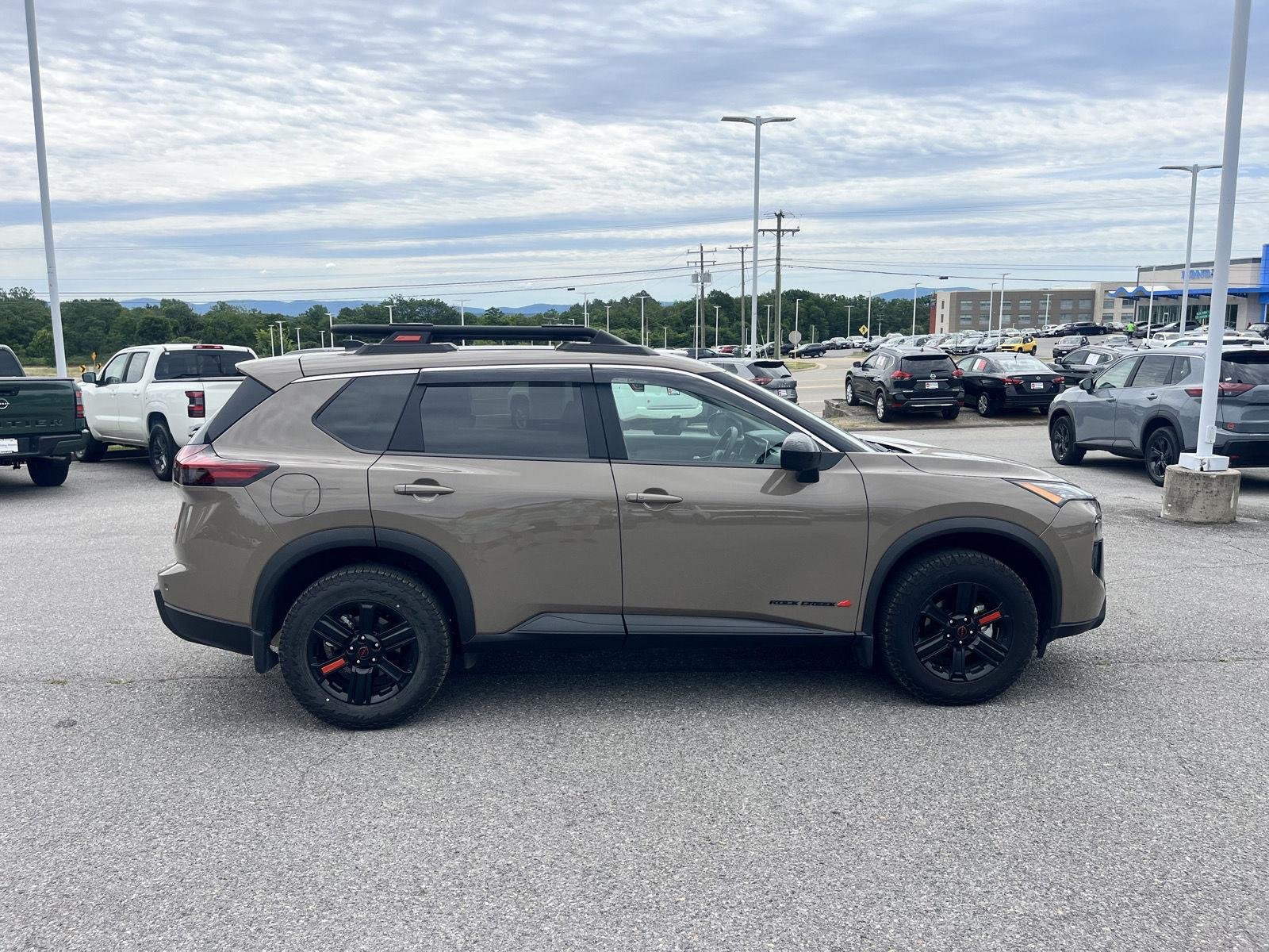 Used 2026  Nissan Rock Creek image 8