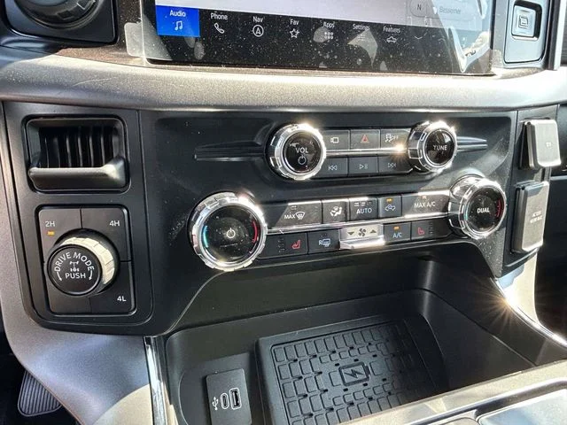 New 2026 Agate Black Metallic Ford XLT image 12