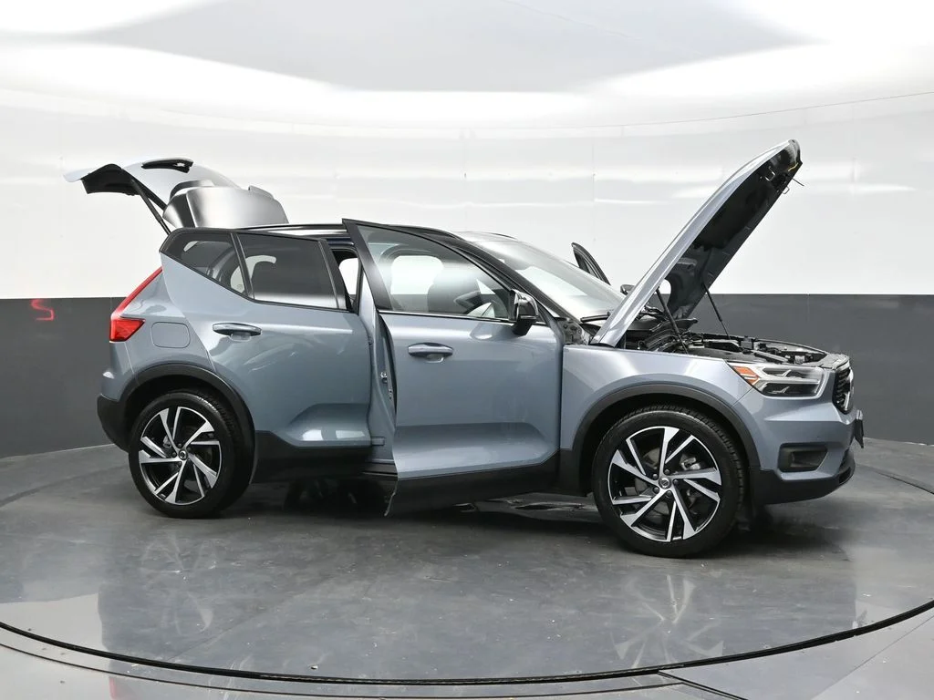 Used 2021 Thunder Gray Metallic Volvo R-Design image 41