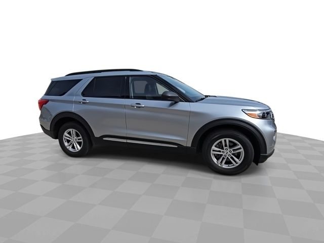 Used 2023 Silver Ford XLT image 9