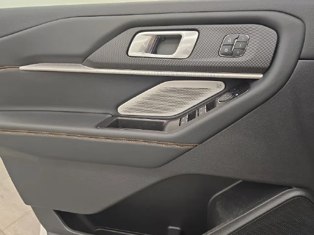 New 2026 Star White Metallic Tri-Coat Ford Tremor® image 43