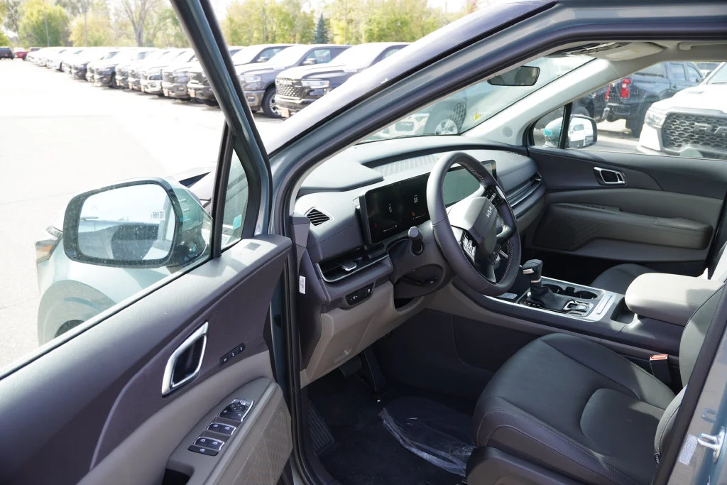 New 2027 Iceberg Green Kia EX image 10