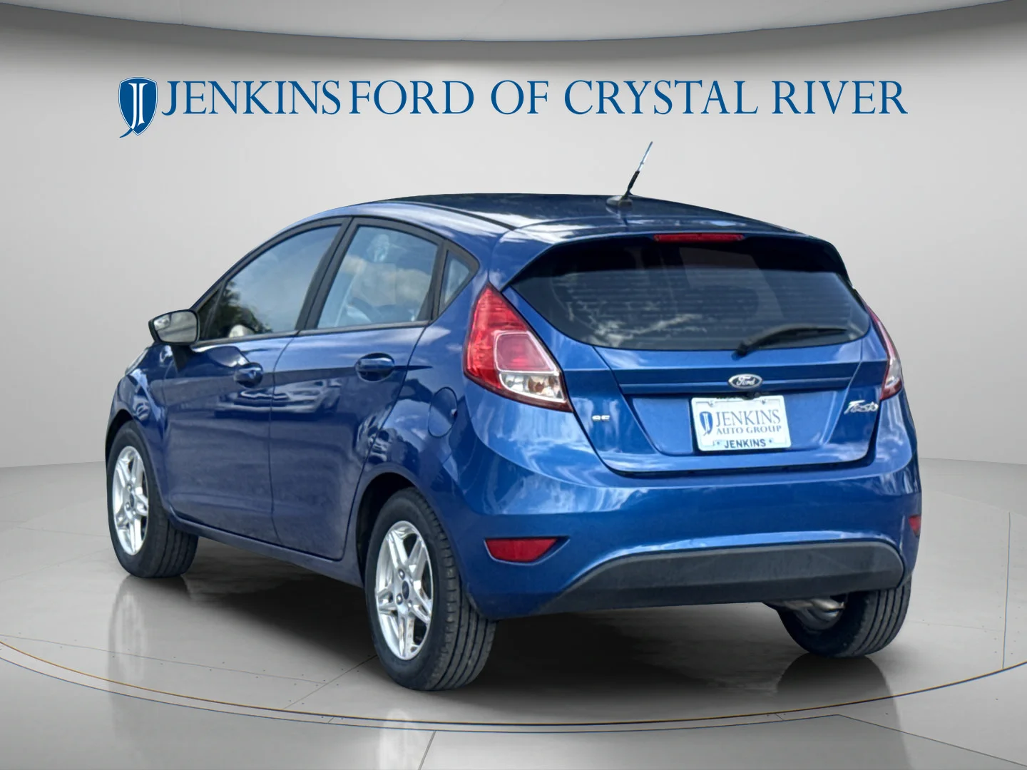 Used 2018 Lightning Blue Metallic Ford SE image 6