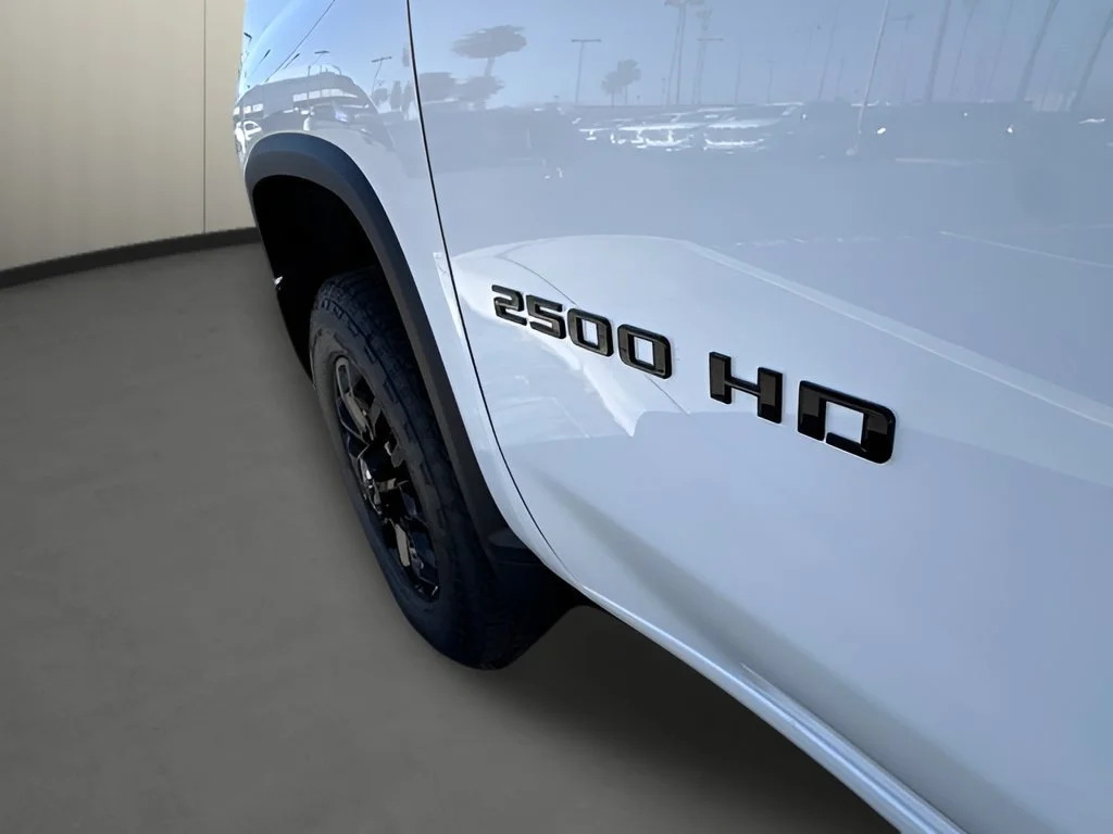 New 2026 Summit White Chevrolet Custom image 34