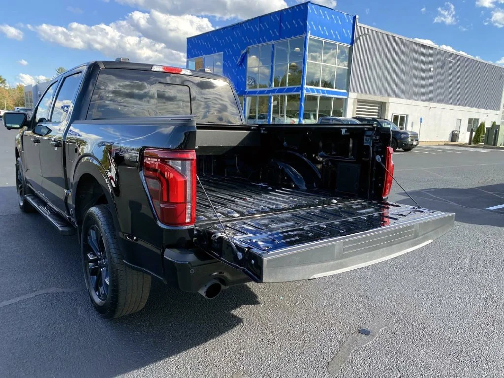 Used 2025 Black Metallic Ford Lariat image 5