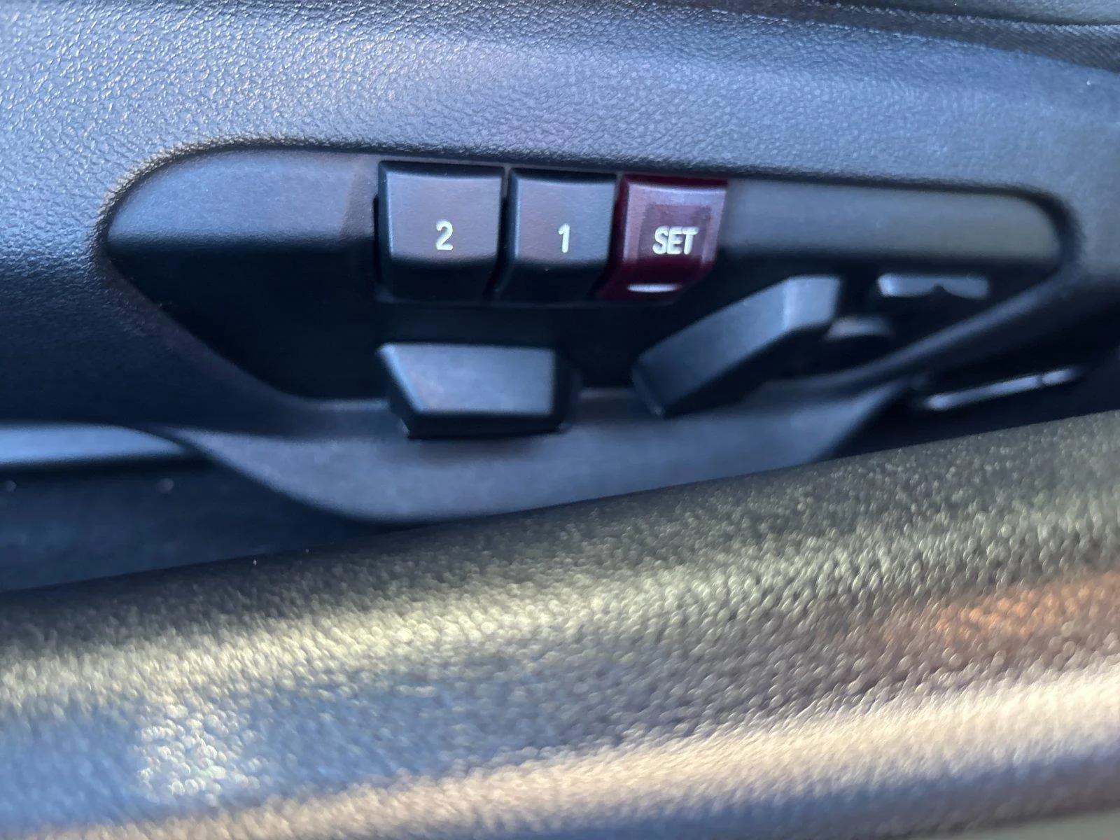 Used 2020  Toyota 3.0 Premium Launch Edition image 16