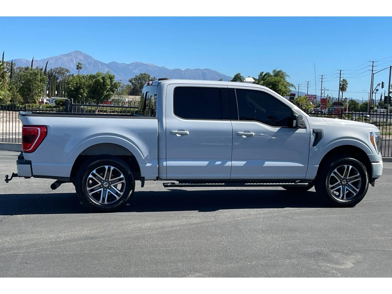 Used 2021 Space White Metallic Ford XLT image 7
