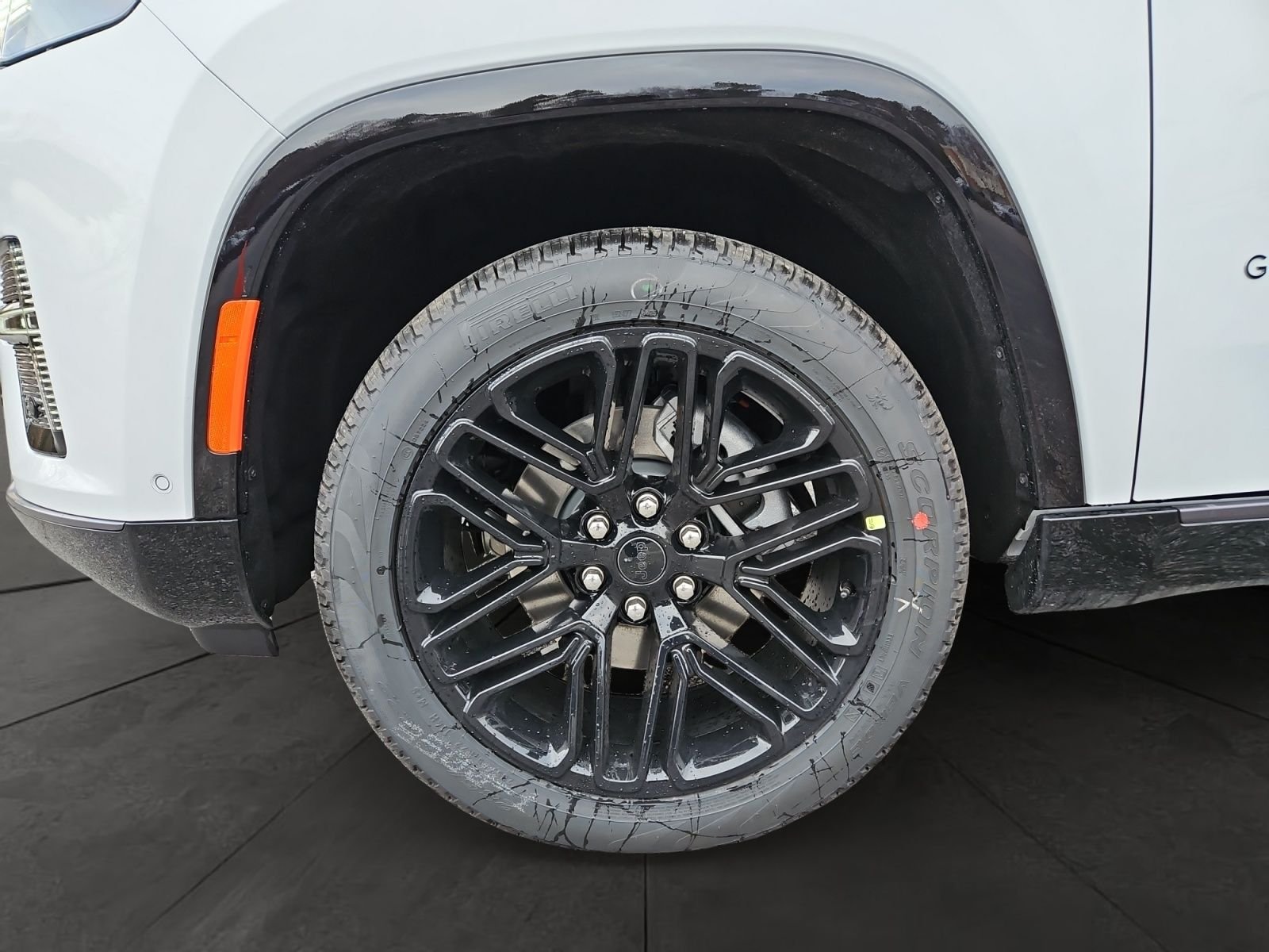 New 2026 Bright White Clear-Coat Exterior Paint Jeep Limited Reserve image 14