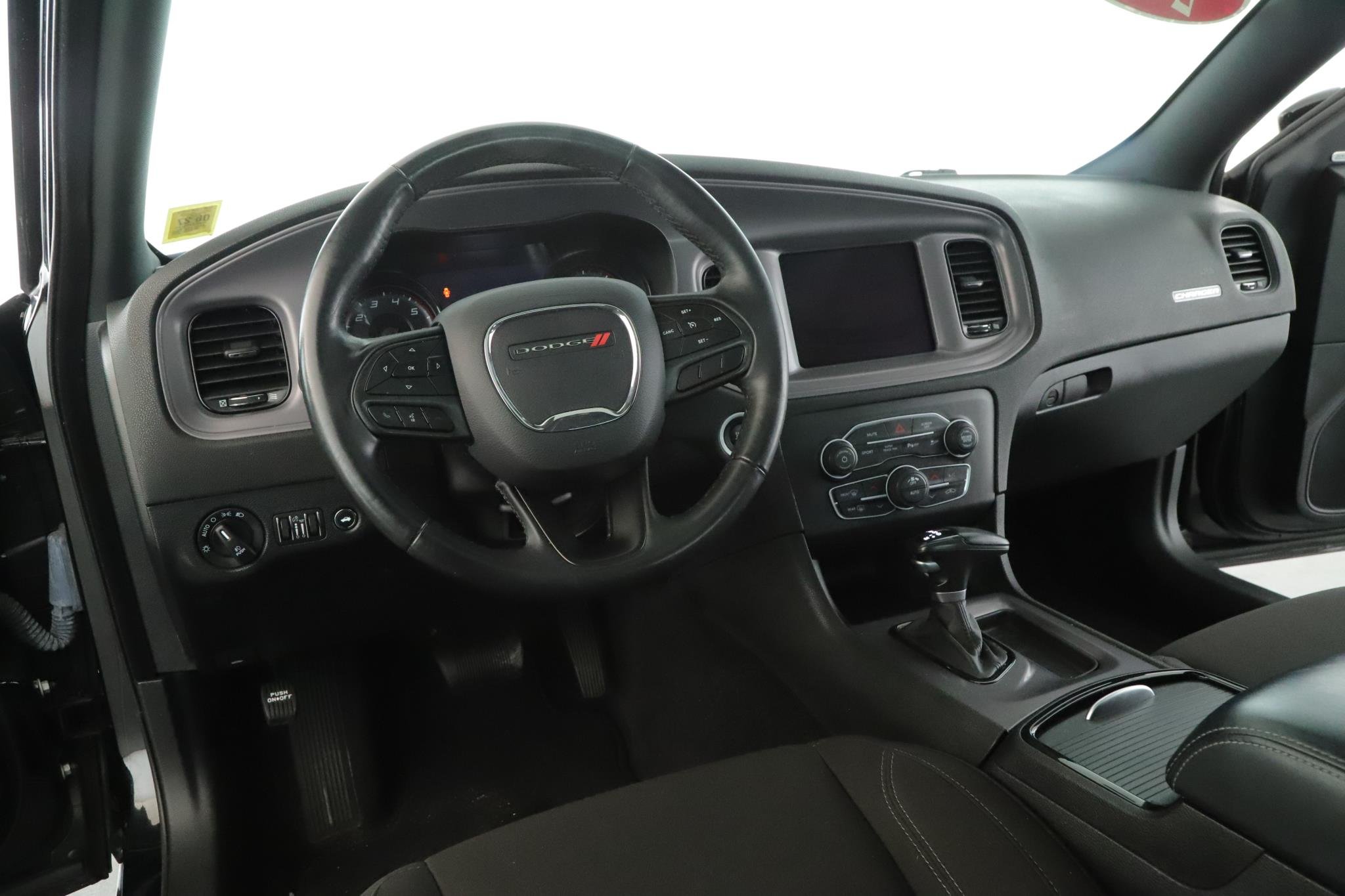 Used 2023 Pitch Black Clearcoat Dodge SXT AWD image 2