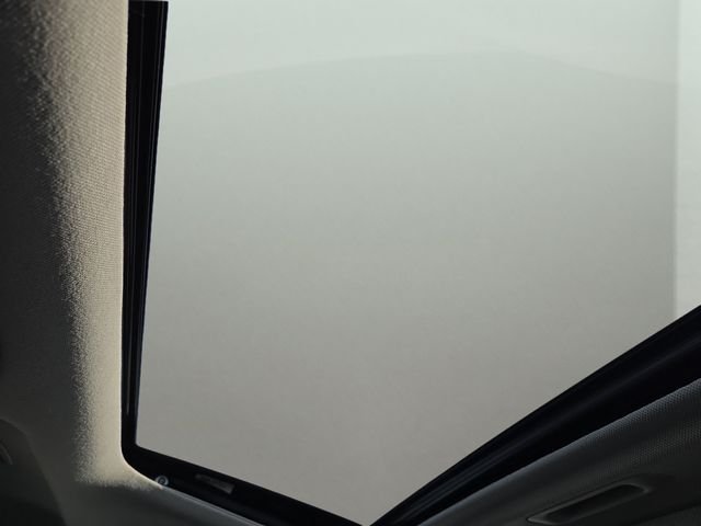 Used 2022 Black Hyundai SEL image 8