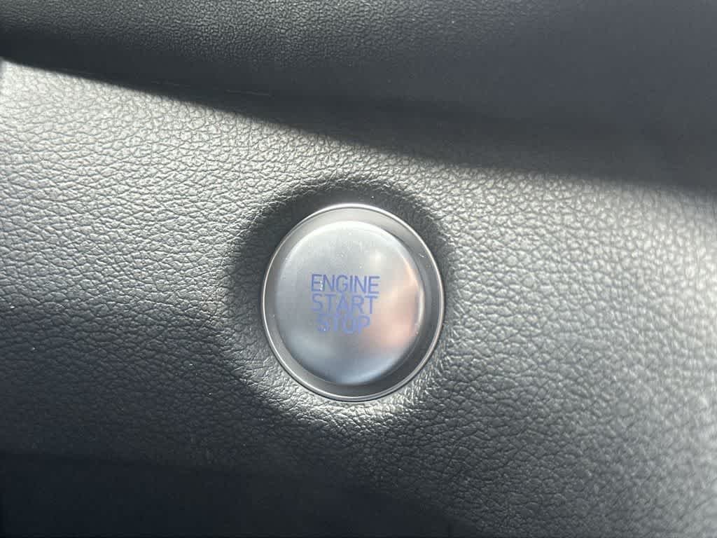 Used 2023 Shimmering Silver Hyundai SEL image 17