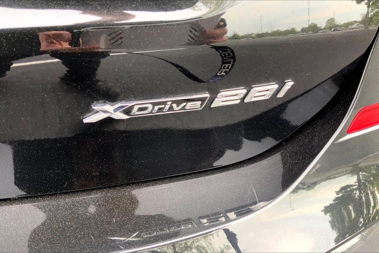 Used 2021 Black Sapphire Metallic BMW xDrive28i image 32