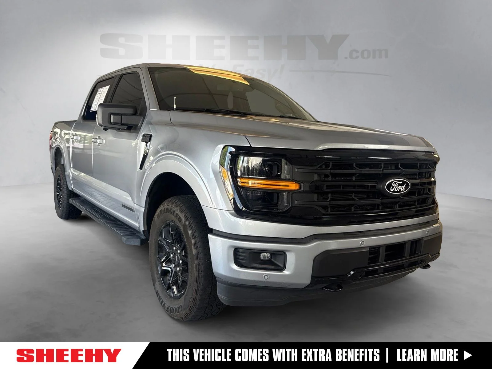 Used 2024 Silver Ford XLT image 1