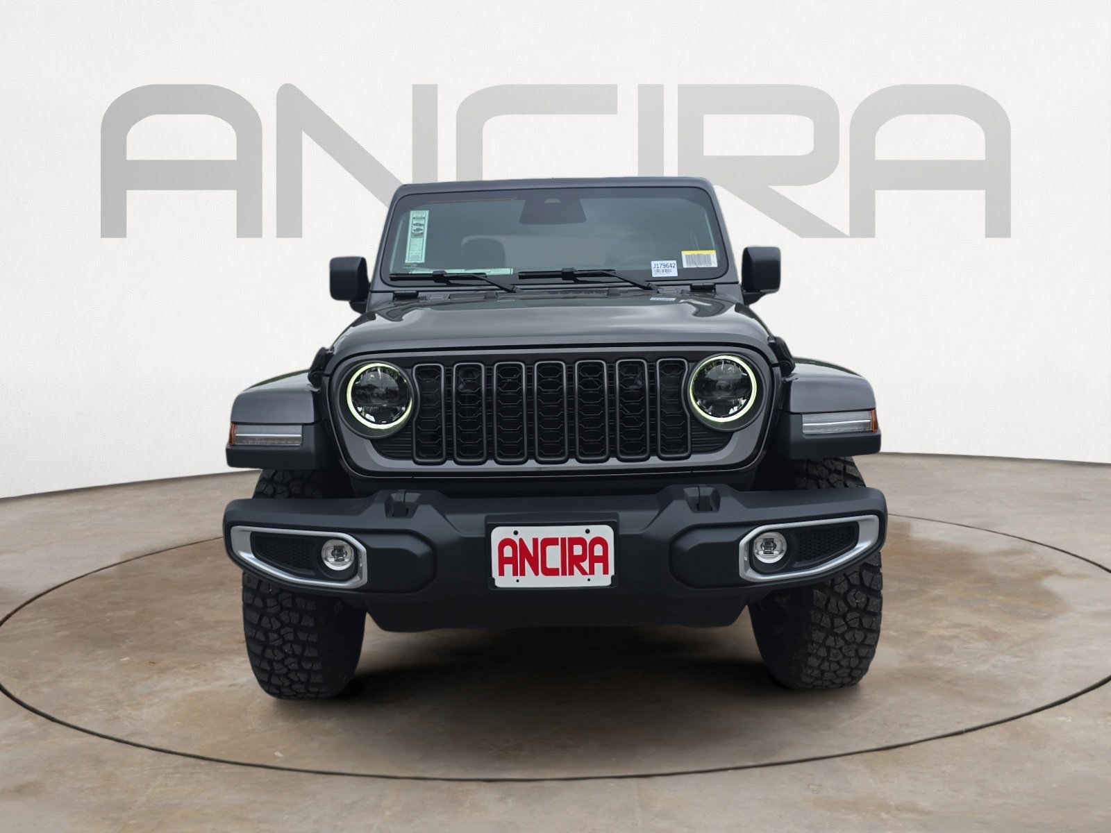 New 2026 Granite Crystal Metallic Clearcoat Jeep Texas Trail image 5