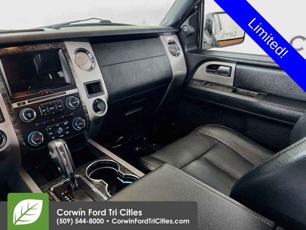 Used 2017 White Platinum Clearcoat Metallic Ford Limited image 28