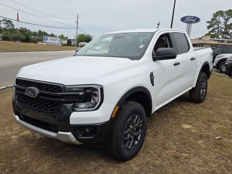 New 2026 Oxford White Ford XLT image 3