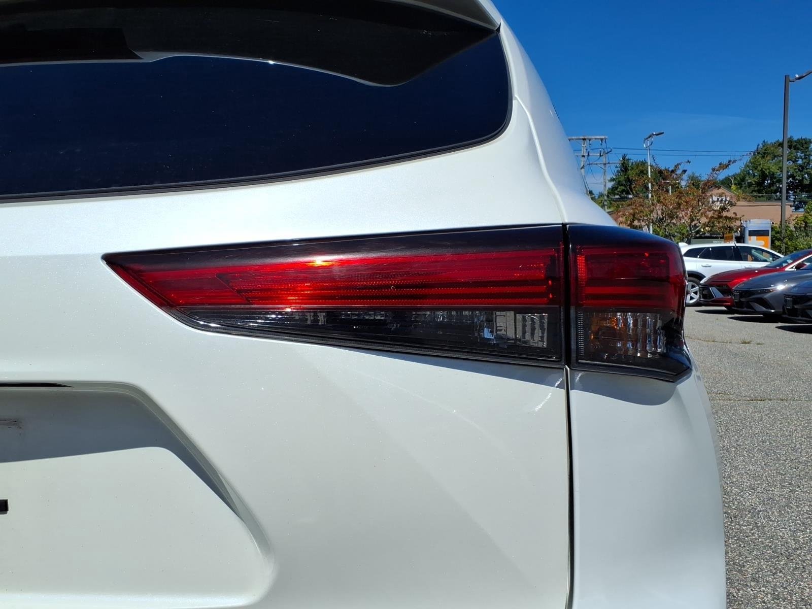Used 2021 Blizzard Pearl Toyota XLE image 14
