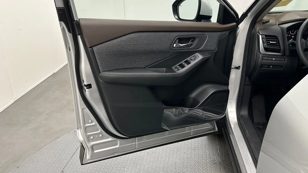 Certified Used 2023 Silver Nissan SV image 17