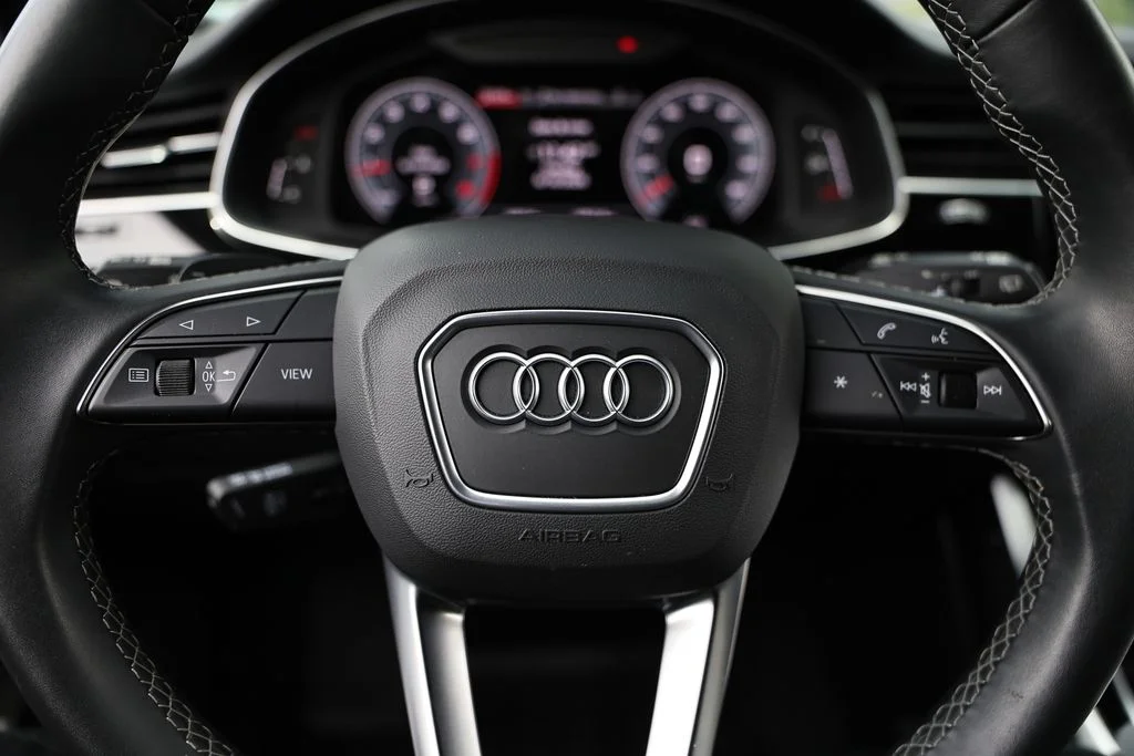 Used 2025 Samurai Gray Metallic Audi 45 Premium image 33
