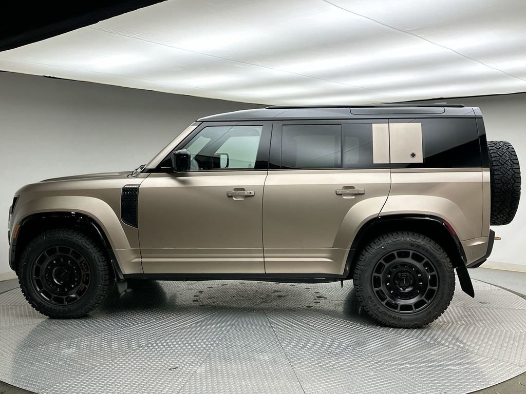 New 2026 Petra Copper Land Rover OCTA image 10