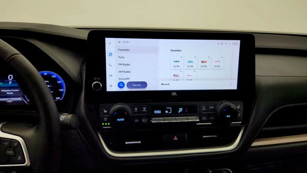 Used 2024 Wind Chill Pearl Toyota Limited AWD image 17