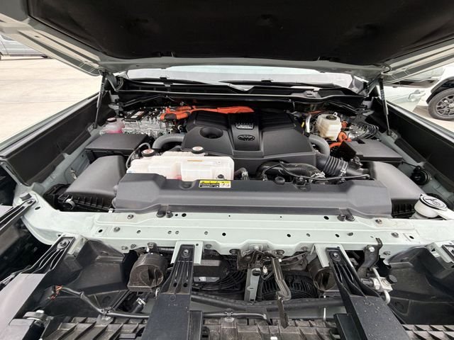2025 Toyota Tundra Platinum - Photo 34