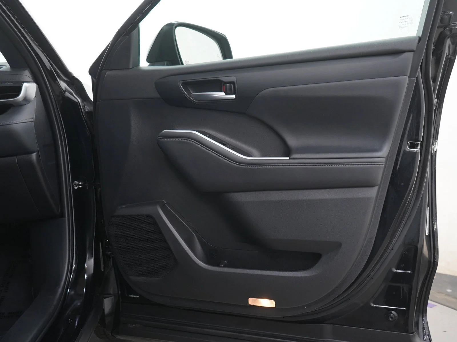 Used 2025 Black Toyota XSE AWD (Natl) image 9