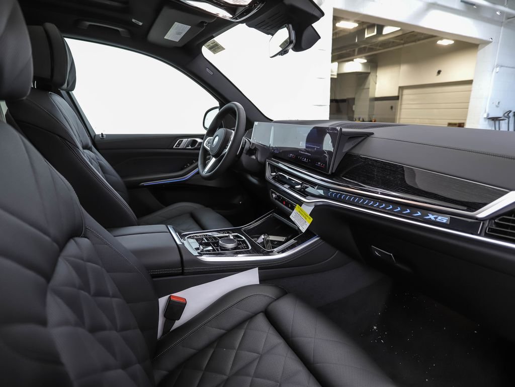 New 2026 Gray Metallic BMW xDrive50e image 30